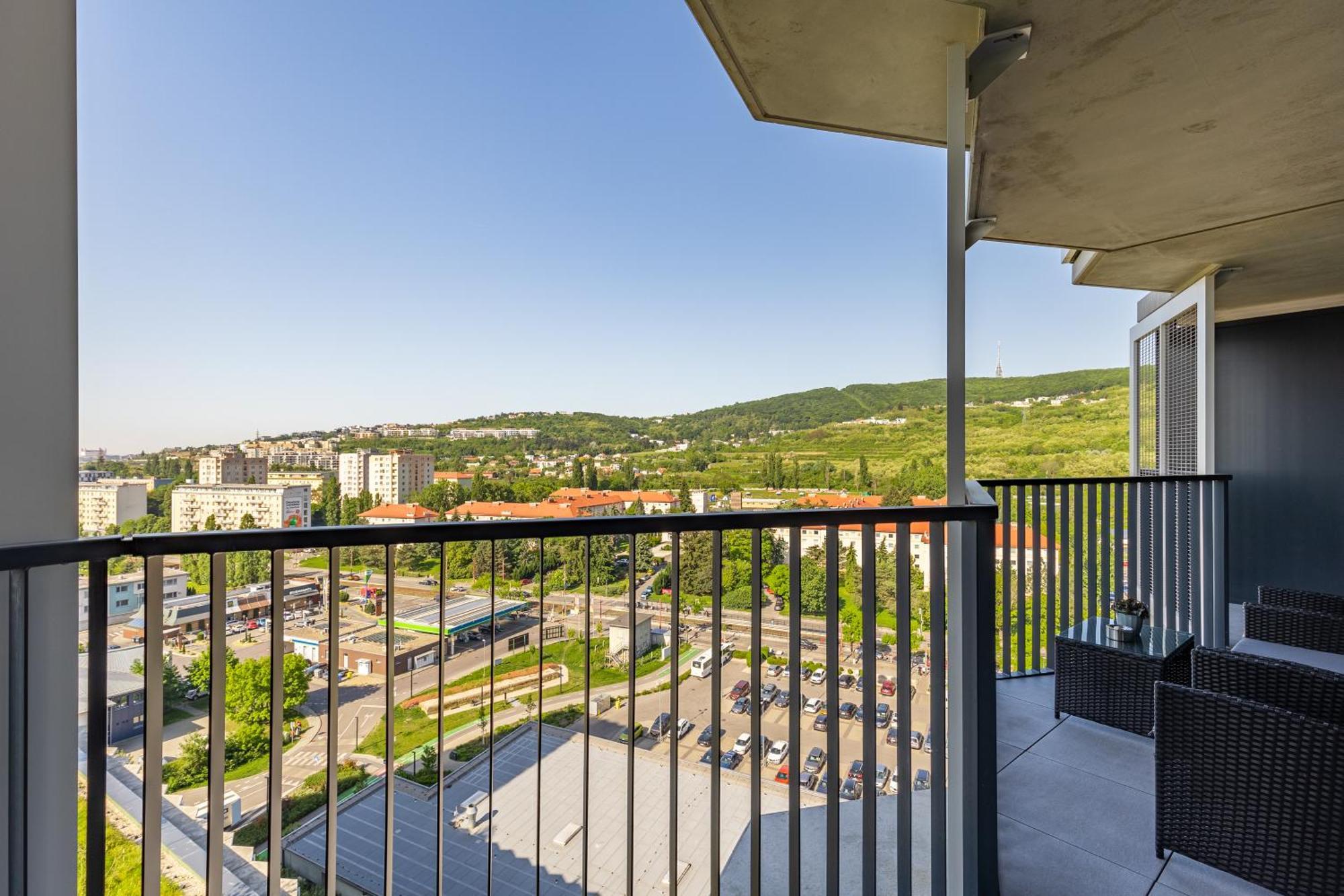 Bnb Slovakia Guthaus 64D Bratislava Exterior foto